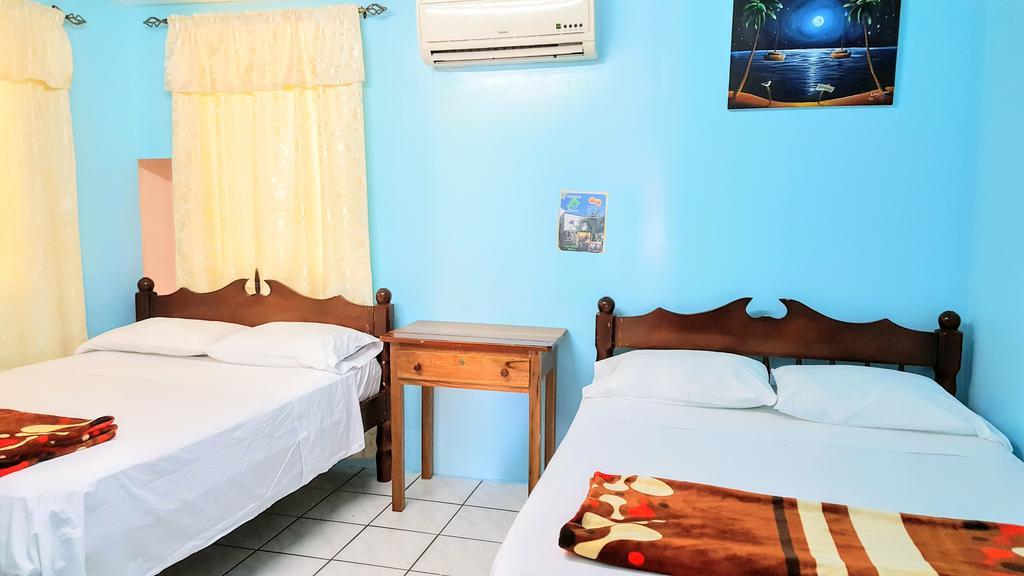 Sea Breeze Guest House Belize City Exterior photo